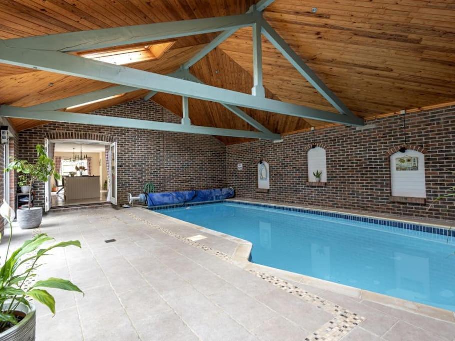 Holiday home Large Coastal Cottage, Private Indoor Pool, Hut Tub, Sauna And Steam Pod *