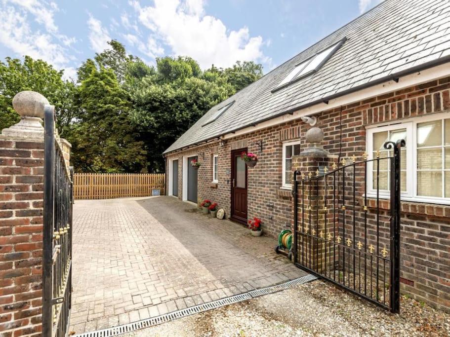 Large Coastal Cottage, Private Indoor Pool, Hut Tub, Sauna And Steam Pod * Weymouth
