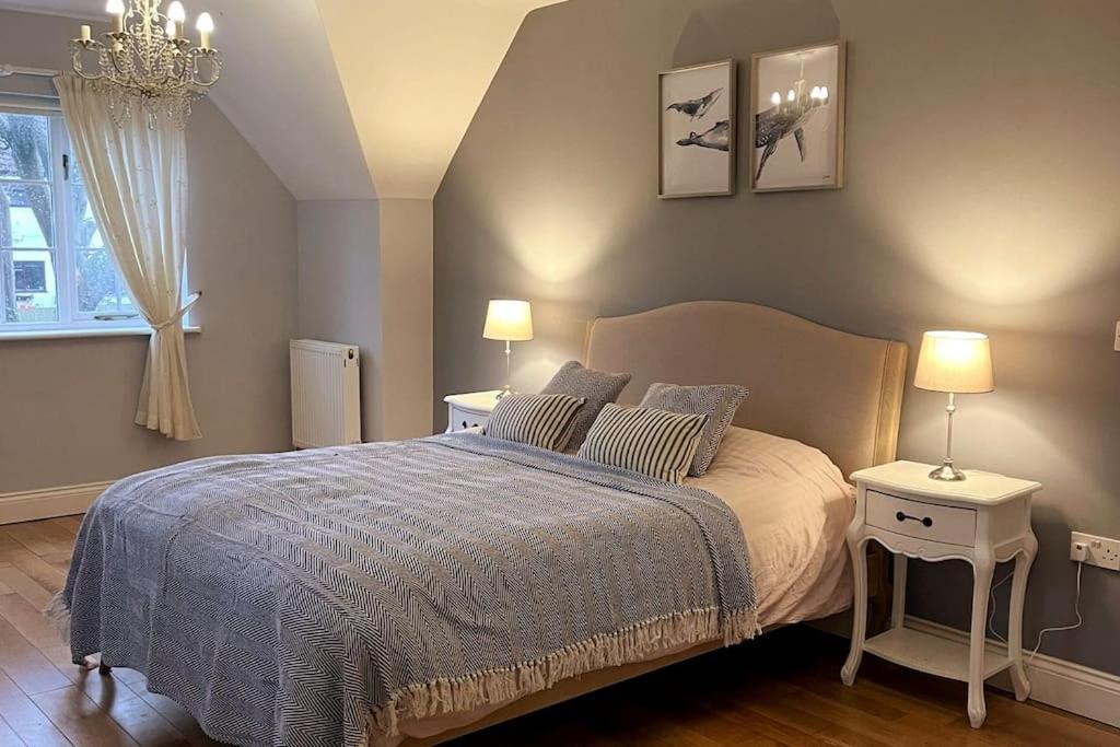 Large Coastal Cottage, Private Indoor Pool, Hut Tub, Sauna And Steam Pod *